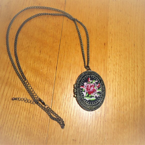 Vintage Jewelry - Vintage Needlepoint Locket, Large, Necklace